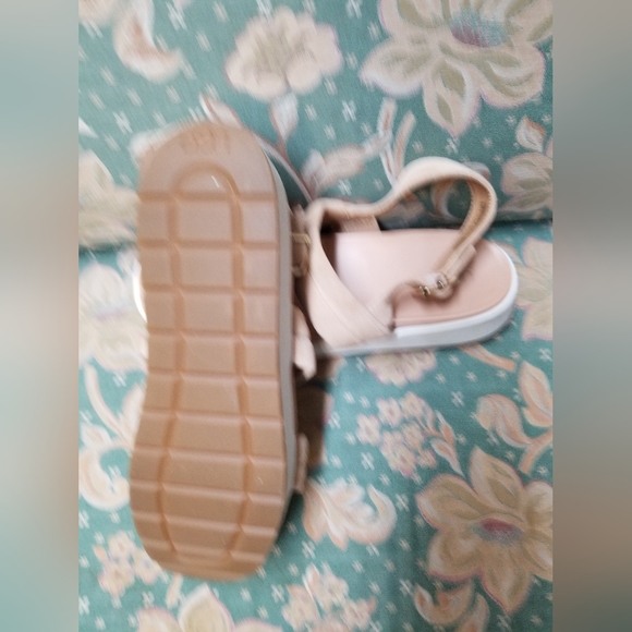 Plush UGG sandals - Picture 2 of 2